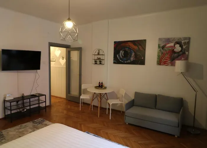 Cozy Old Town - Free Minibar Apartment *